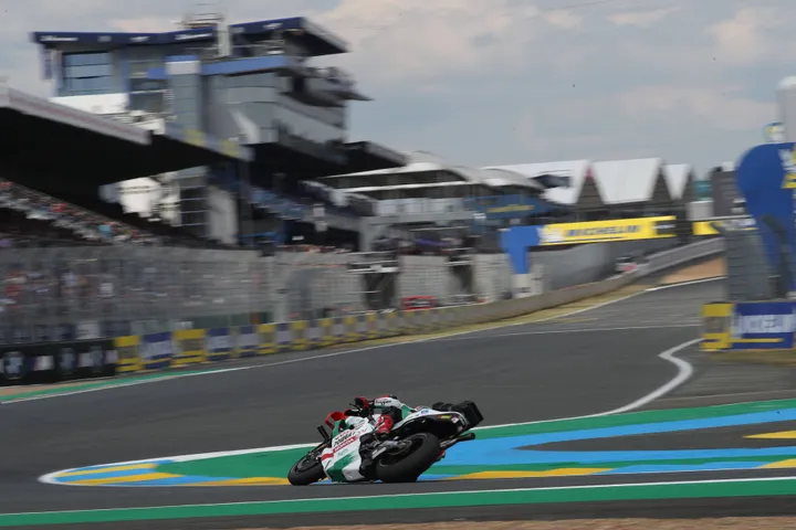 Zarco takes victory in Le Mans (Photo: Red Bull Content Pool)