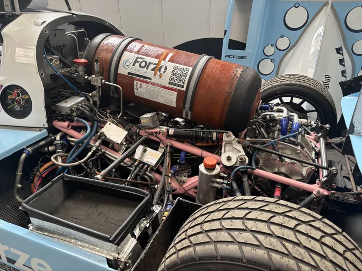 forze-hydrogen-racing.jpg.