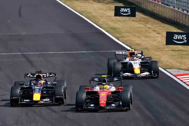verstappen-hamilton-hungary-ferrari-red-bull-overtake-jpg