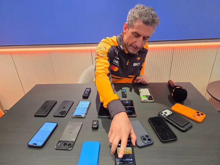 andrea-stella-mclaren-phones
