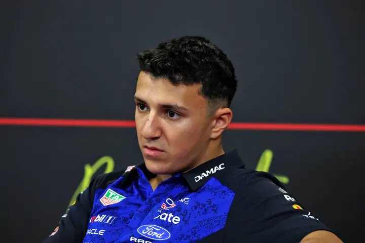 isack-hadjar-red-bull-racing-hongarije-persco