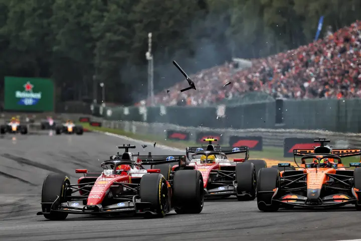 oscar-piastri-mclaren-ferrari-charles-leclerc-belgie
