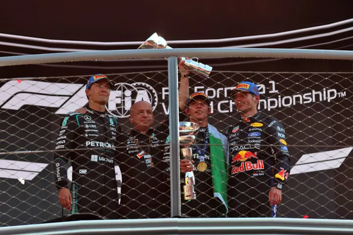 max-verstappen-kimi-antonelli-podium-georg-russell-monza