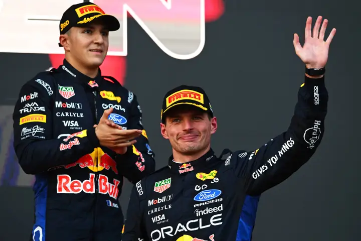 verstappen-voorgetrokken-red-bull