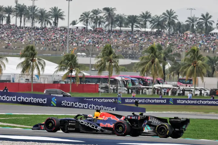 max-verstappen-kimi-antonelli-bahrein-maleisie