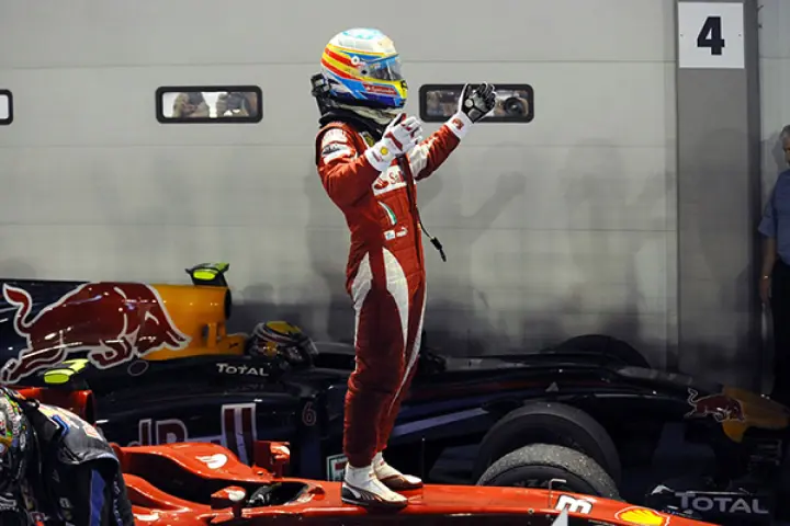 The 25th Angst: Fernando Alonso, Singapore 2010 - Motorsinside English