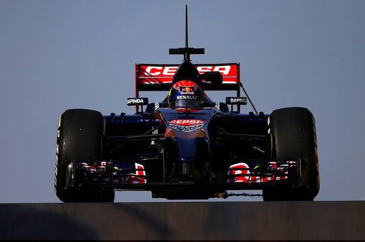 Max+Verstappen+F1+Testing+Abu+Dhabi+Day+2+AtKm-QVNkBax-001