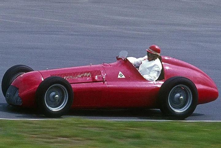 Alfa_Romeo_Alfetta_159