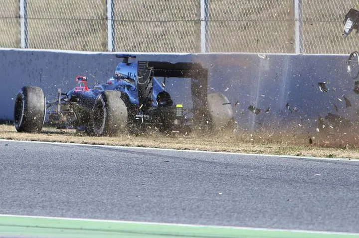 fernando-alonso-crash