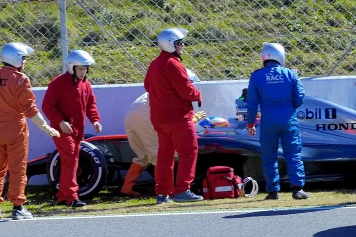 Alonso Mcalren Honda Accident Barcelona Test