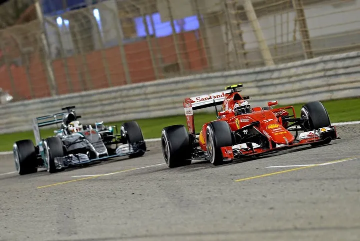 Raikkonen Hamilton Bahrain