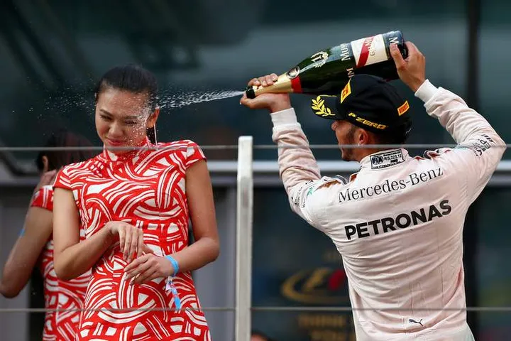Rosberg+Hamilton+F1+Grand+Prix+China