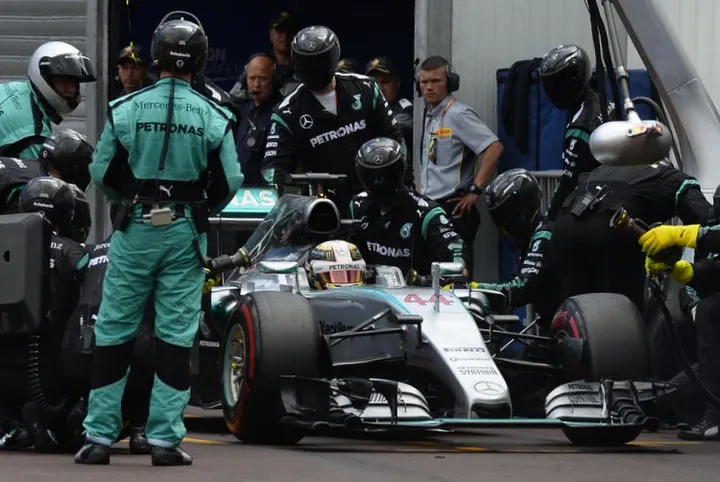 Lewis Hamilton pit stop Monaco Grand Prix Mercedes 2015