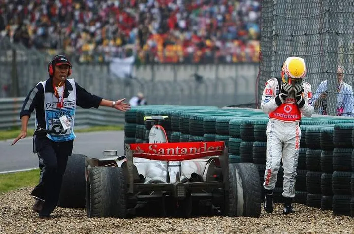 Hamilton China 2007 McLaren retires