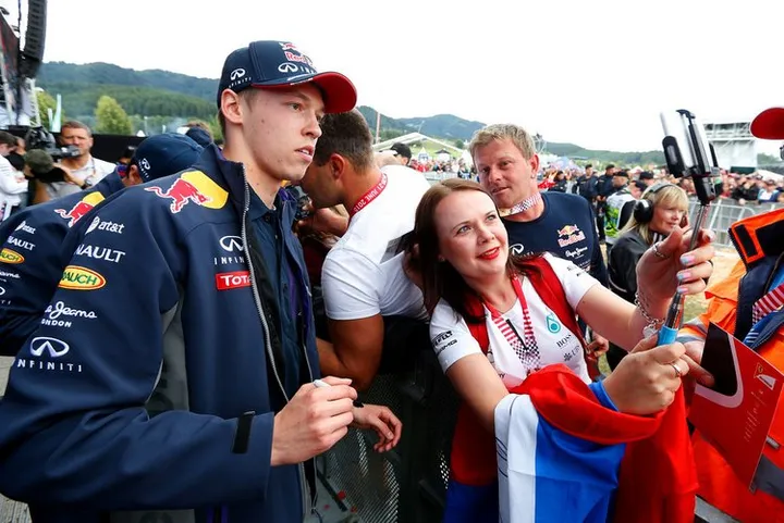 F1+Grand+Prix+Austria+Qualifying+Kvyat+ Fans