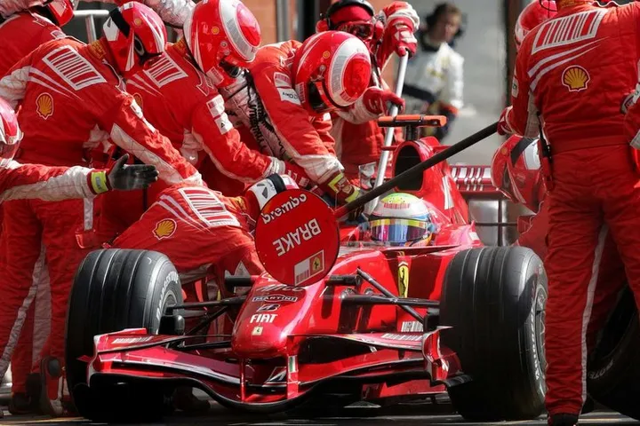 ferrari-pitstop-f1 fuel