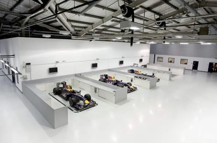 infiniti-red-bull-racing-the-factory