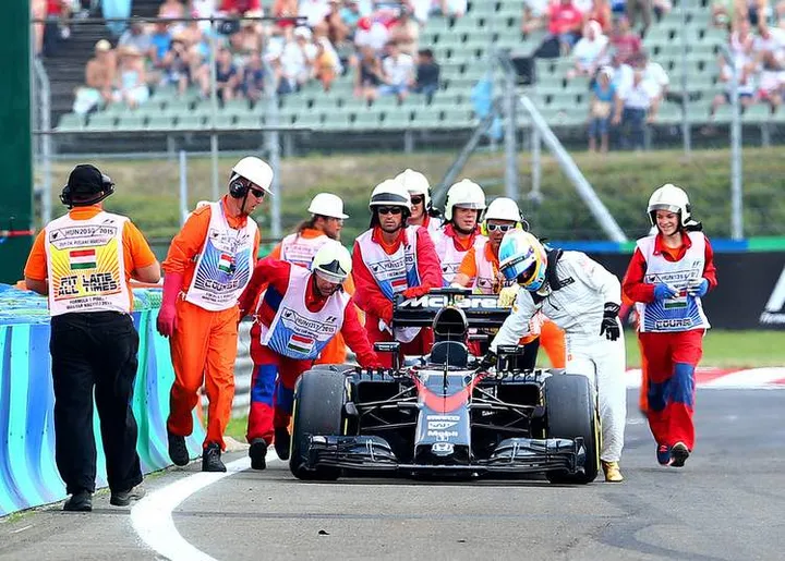 Alonso+McLaren+push+Grand+Prix+Hungary+Qualifying+OYZaHTB8RNox