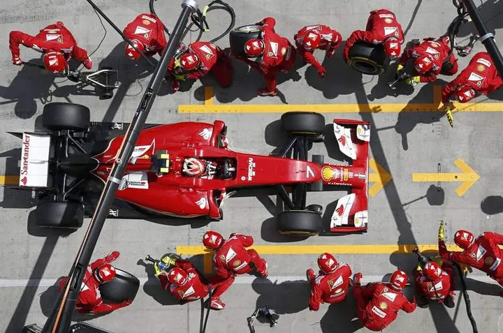 Ferrari-pit-stop