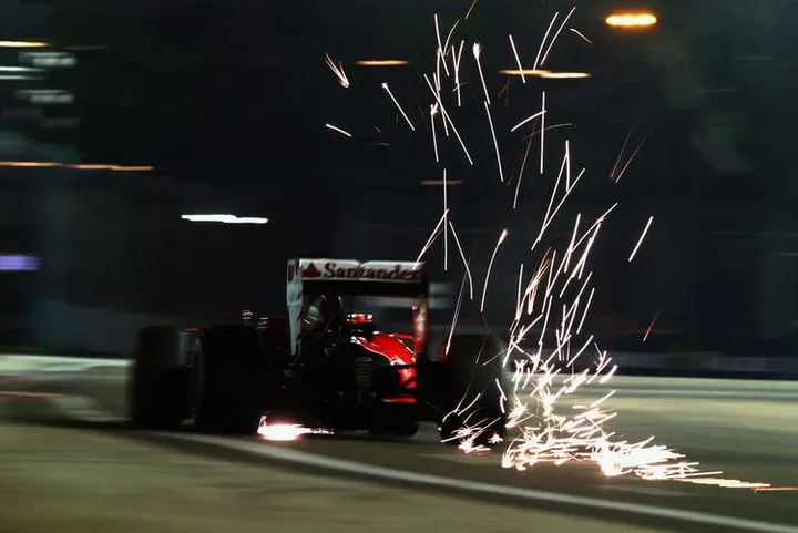 Vettel+Grand+Prix+Singapore+Qualifying+t2Lxlf4xxzDx