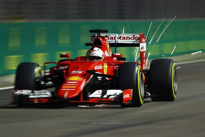 F1+Grand+Prix+Singapore+Qualifying+Vettel