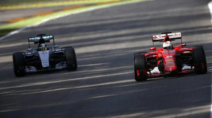 Lewis+Hamilton+F1+Grand+Prix+Italy+Practice+ucpECSCJf2nx
