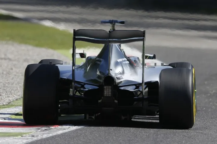Lewis+Hamilton+F1+Grand+Prix+Italy+Qualifying+30IE5gLOO-009