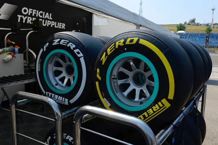 Pirelli tyres yellow band