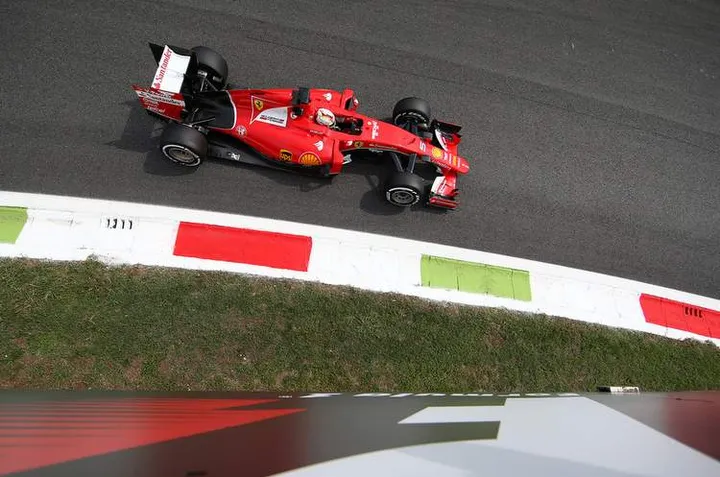 Sebastian+Vettel+F1+Grand+Prix+Italy+Practice+ilIxIQToMqrx (1)