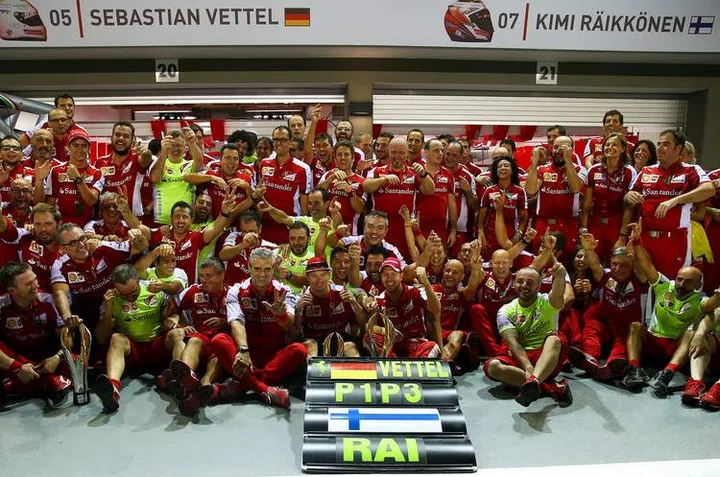 Sebastian+Vettel+F1+Grand+Prix+Singapore+Raikkonen+Ferrari+winners