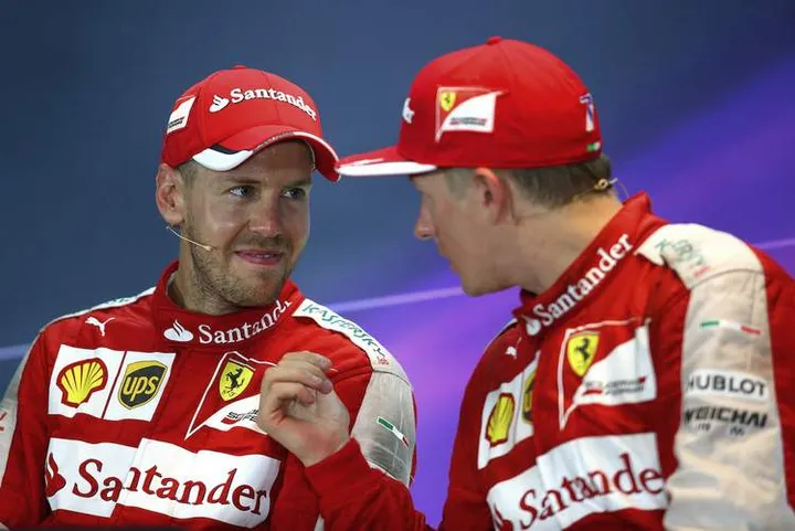 Sebastian+Vettel+F1+Grand+Prix+Singapore+Raikkonen 