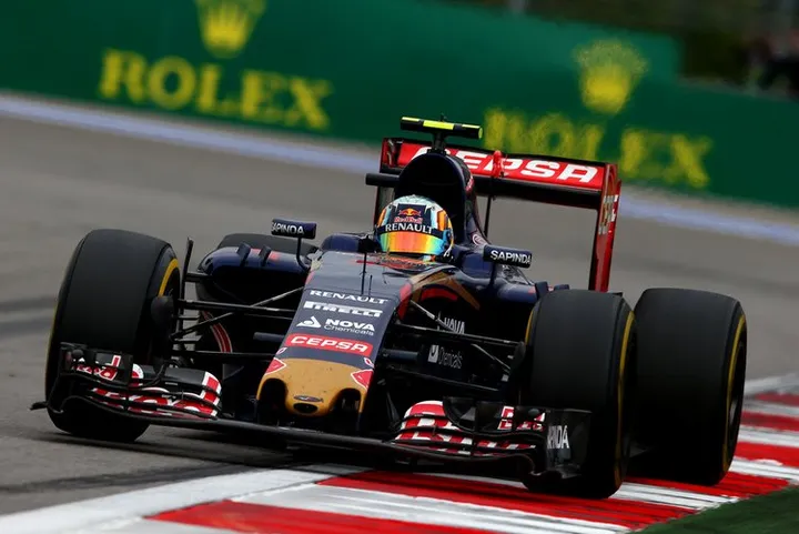 Carlos+Sainz+F1+Grand+Prix+Russia+ca3mGzWIBpmx