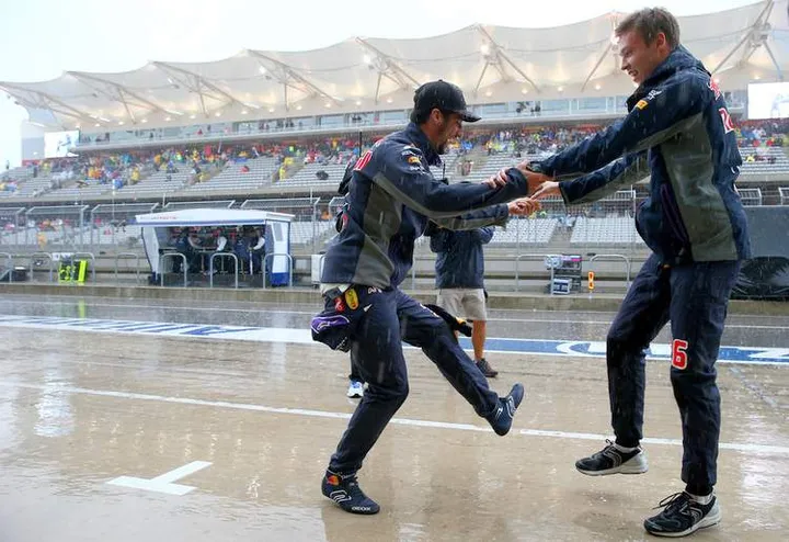 Ricciardo+Kvyat+dance+Grand+Prix+USA+Qualifying+TBGVZKh7Zjex
