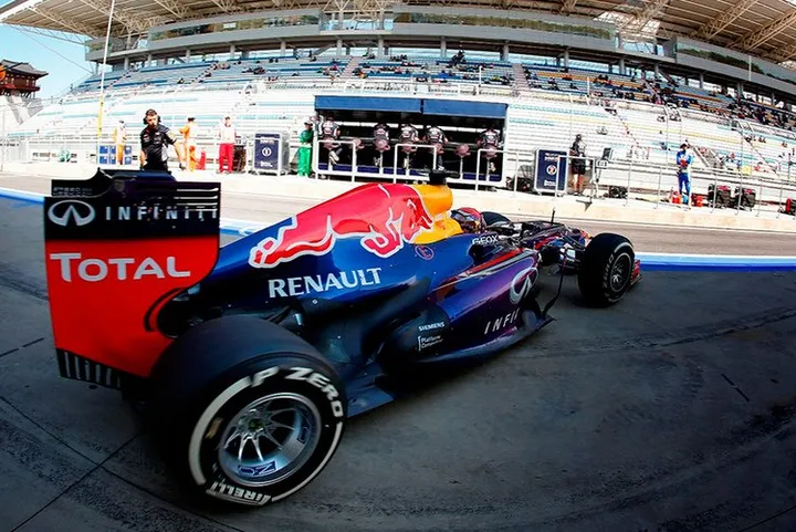 Infiniti-Red-Bull-Renault-3