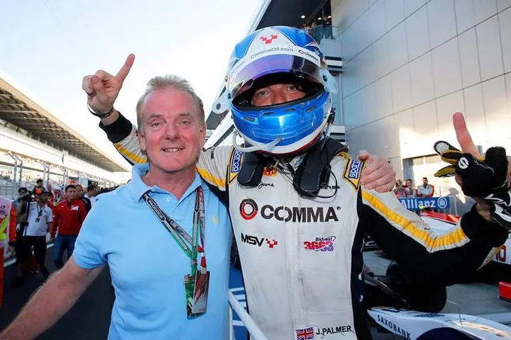 jolyon-palmer-and-jonathan-palmer-exulting