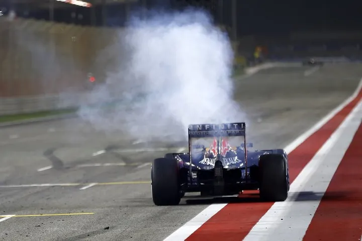 Bahrain Ricciardo Red Bull engine blow