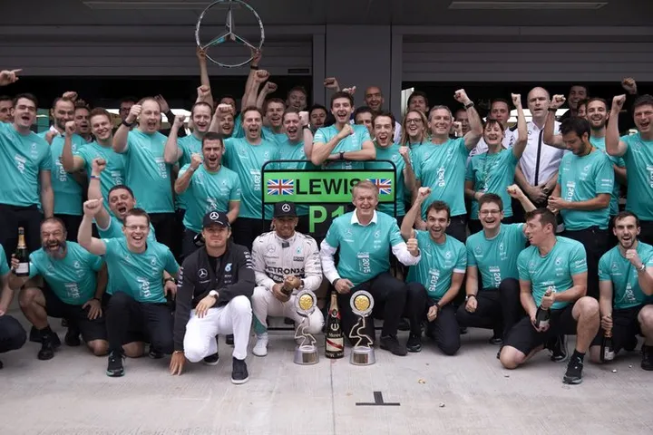 Mercedes Rosberg Hamilton Sochi celebrate