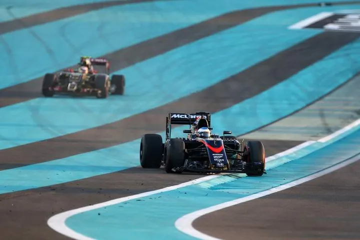 Alonso+Maldonado+Grand+Prix+of+Abu+Dhabi+FWwRBVTZfmBx