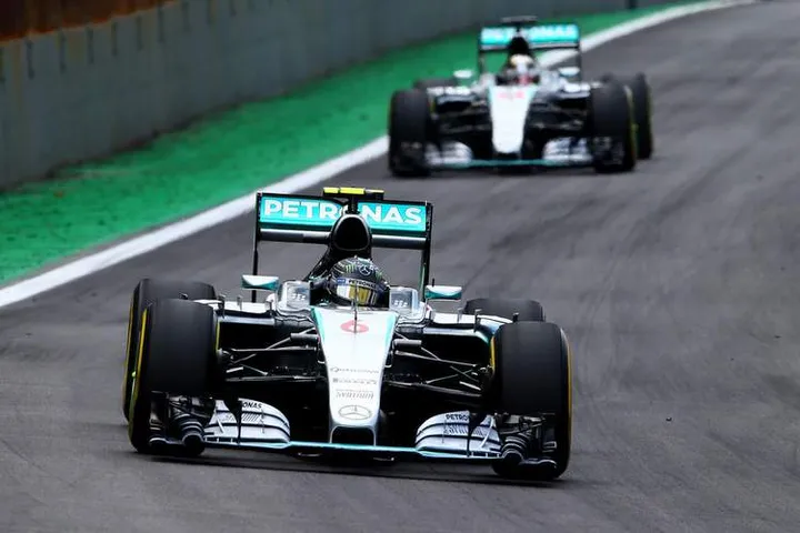 Nico+Rosberg+Lewis+Hamilton+F1+Grand+Prix+AGUtIuKanK4x