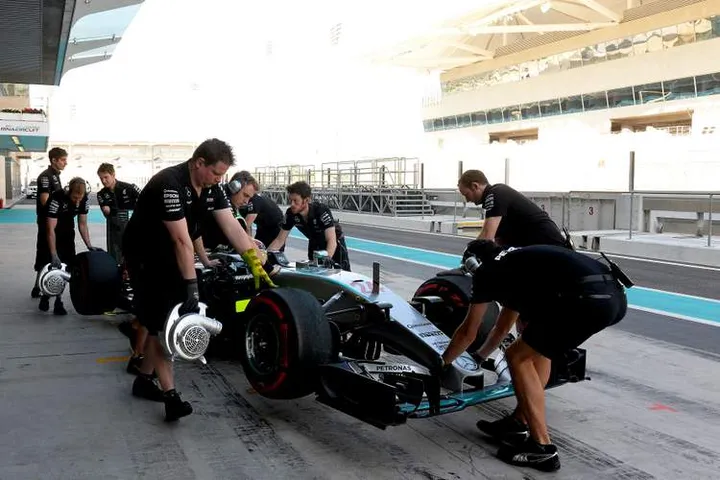 TEST ABU DHABI F1/2015 Wehrlein Mercedes