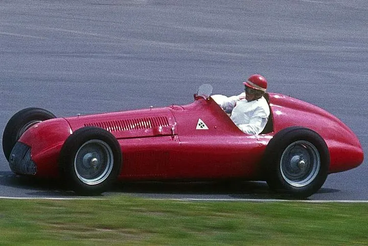 Alfa_Romeo_Alfetta_159