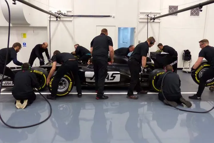 Haas F1 Team pitstop