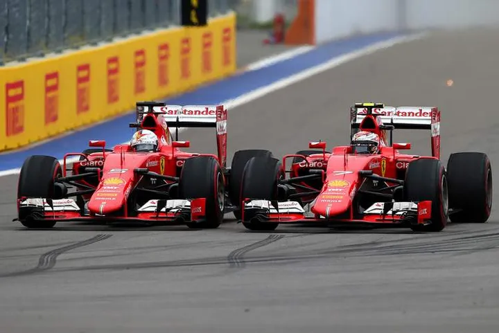 Sebastian+Vettel+Kimi+Raikkonen+F1+Grand+Prix+InDUOo7ijYRx