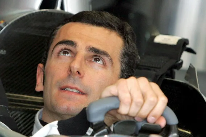 pedro_de_la_rosa_lotus_renault