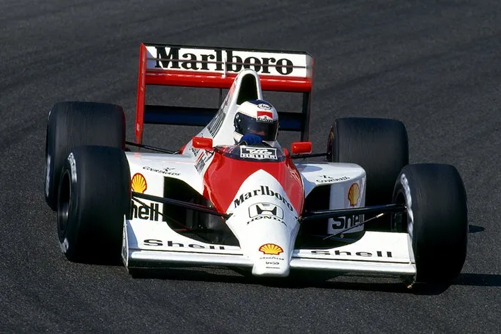 Jonathan Palmer (GB), took a testing role with McLaren for 1990.