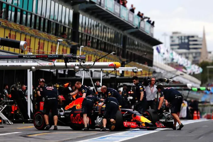 Australian+F1+Grand+Prix+Qualifying+pits