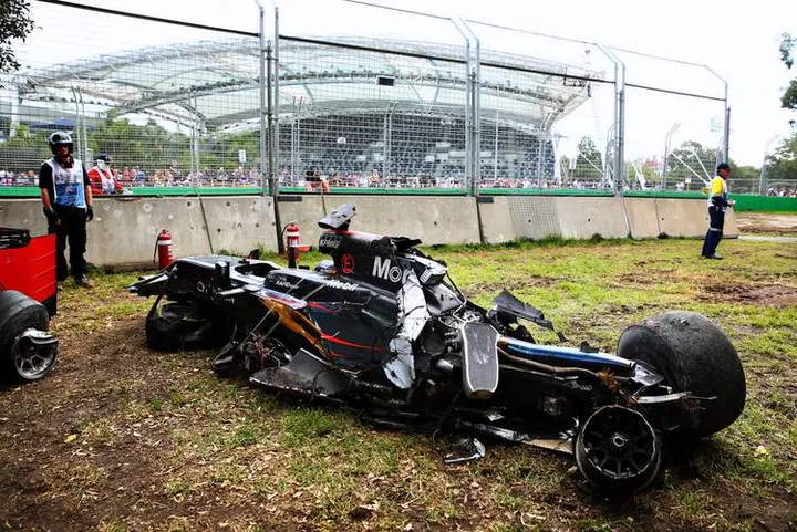 Fernando+Alonso+Australian+F1+Grand+Prix+Alonso crash