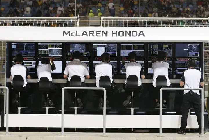 McLaren pit wall gantry
