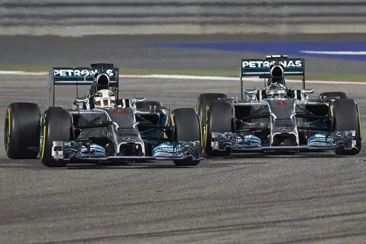 Lewis Hamilton Nico Rosberg Mercedes AMG F1 W05 Bahrain Grand Prix