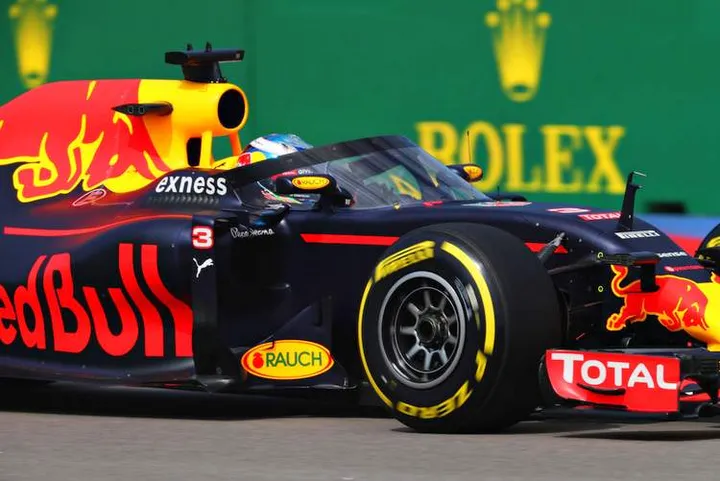 Ricciardo+Grand+Prix+Russia+Practice+Red Bull cockpit aeroscreen